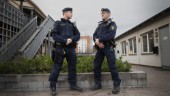 Kommunens boende har blivit ett "Christiania" – poliser larmar om droger och sexköp: ”Det är kränkande mot människor att vi bara förvarar dem så här”