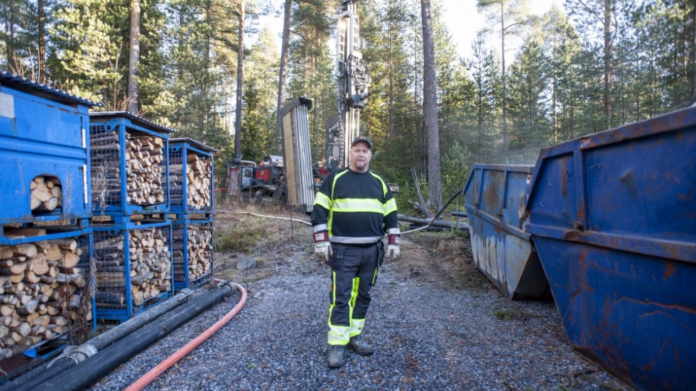 Mikael Lindgren är ägare av Norrfjärdens brunnsborrning, ett anrikt företag med bas i Norrfjärden utanför Piteå. De senaste tio åren har företaget sett ett uppsving i omsättning, från 8,9 miljoner 2013 till nära 17 miljoner 2021.