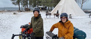 På hjul mot ett friare liv i Brändön • Paret cyklade 350 mil – och njöt av tystnaden: "Gjorde nästan ont i öronen"