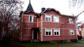 Bostadsbolaget vill riva den rosa villan – experter säger nej • "Jenny BK-husets" 100-åriga historia