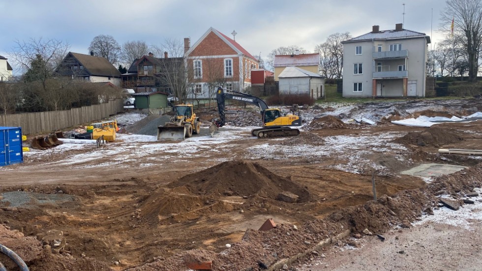 Markarbetena är i full gång för Vimarhems nya fastighet i centrala Vimmerby.