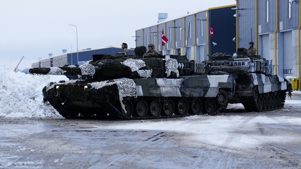 Leopard 2 finns hos ett antal europeiska länders försvarsmakter, här i dansk version i Estland i förra veckan.