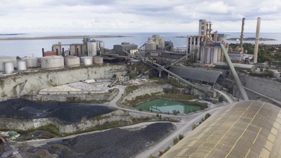 Cementas cementfabrik och kalkbrott i Slite på Gotland. Arkivbild.