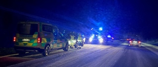 Trafikolycka på E 10: "Halt och mycket snö på vägbanan" • En person förd till sjukhus med ambulans       