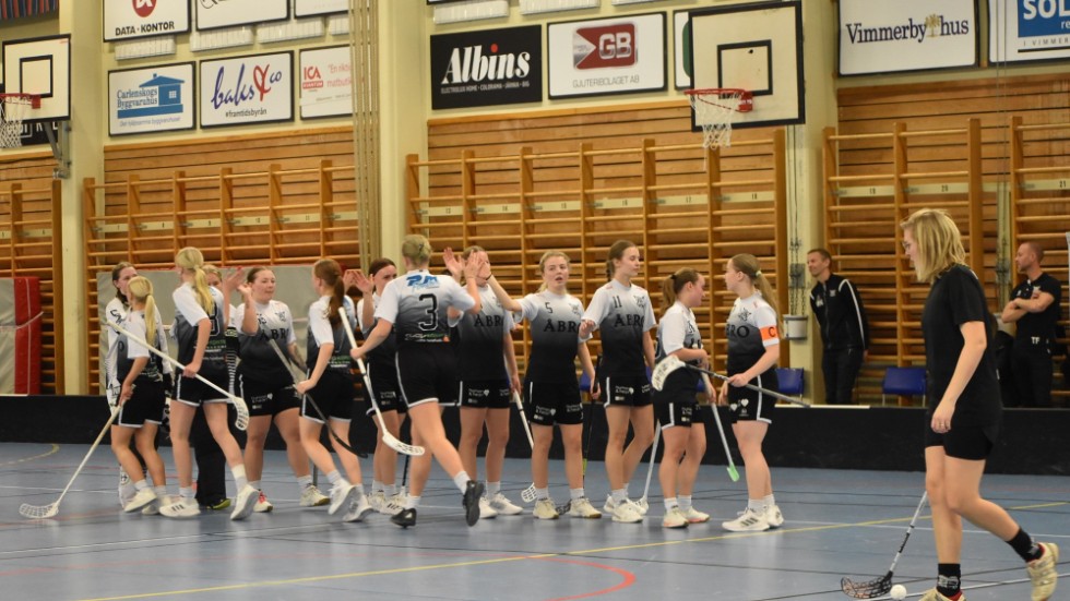 Vimmerby IBK Nutid vann mötet med 5–2.