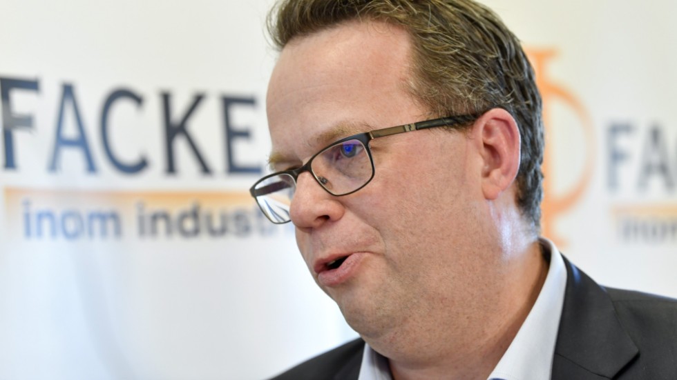 Martin Linder är ordförande i tjänstemannafacket Unionen i Sverige. 