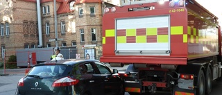 Bil och spårvagn i kollision på Östra promenaden – då blev räddningstjänstens lastbil påkörd
