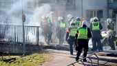 Eskilstunabo kastade sten på polisen – i påskupploppen
