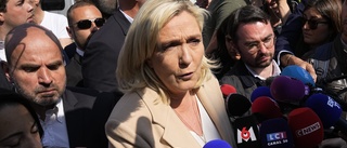 Le Pens parti betalar svartlistat ryskt bolag