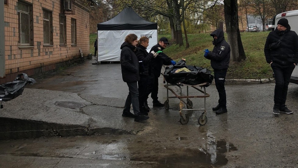 Ukrainsk polis har fått hjälp av fransk polis i det mödosamma arbetet att dokumentera de krigsbrott ryska styrkor begått.