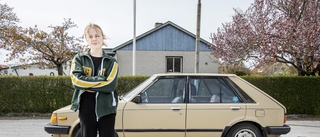 Mira, 18, vann Helagotland.se:s tävling – kör Gotlands fulaste bil • ”Det är pinsamt att åka i stan”