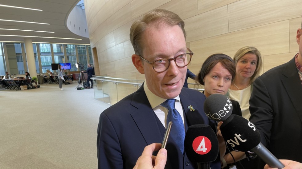 Sveriges utrikesminister Tobias Billström (M) är i Bryssel och medverkar på veckans Nato-möte.