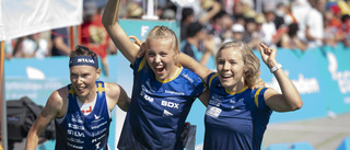VM-guld till Hanna Lundberg – avgjorde stafetten på egen hand