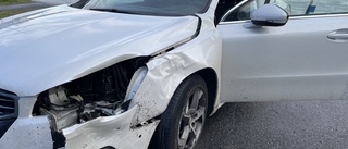 Två bilar i sidokollision i Skellefteå – ambulans ryckte ut