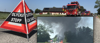 Bilbrand på mellersta Gotland – pickup brann med öppna lågor