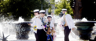 Se bilder från firandet på sex av Eskilstunas gymnasieskolor
