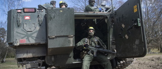 Ukrainska soldater i Sverige – tränas för strid