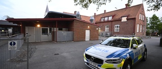 Flicka död efter fall från skoltak i Skåne