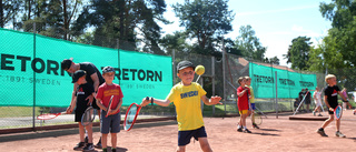 Tennis och solsken på grusbanorna i Varamon 
