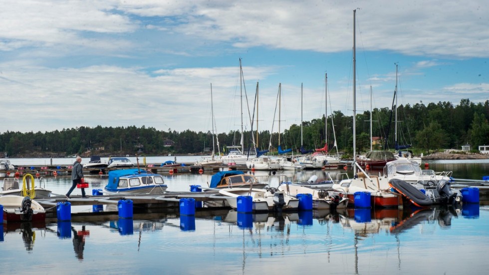 "I Ramdalshamnen finns dessutom bara en parkeringsplats per tio båtplatser, sedan kajens uppläggnings- och parkeringsplats bebyggts" skriver insändarskribenten. Arkivbild