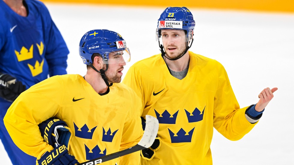 Två av de NHL-stjärnor som spelar i VM, backarna Erik Gustafsson, till vänster, och lagkaptenen Oliver Ekman-Larsson.