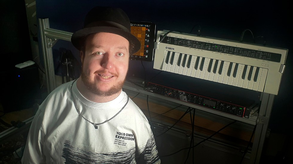 Tim Palm, aka dj Arthro, har två passioner - musik och teknik. Ett vinnande koncept.
