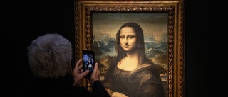 Mona Lisa attackerad – blev "tårtad" av utklädd man