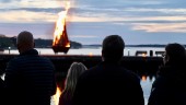 Fiskaretorget fylldes av glada Valborgsfirare • Bjöds på körsång, vårtal, eldshow och majbrasa • "Efterlängtad tradition"