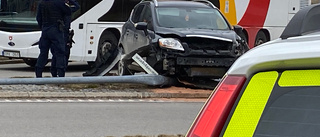 Körde i diket vid rondell – försvann från platsen