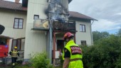 Brann med öppna lågor på balkong · Lägenhetsinnehavaren: "Jag var inte hemma när det hände, men halva byn ringde"