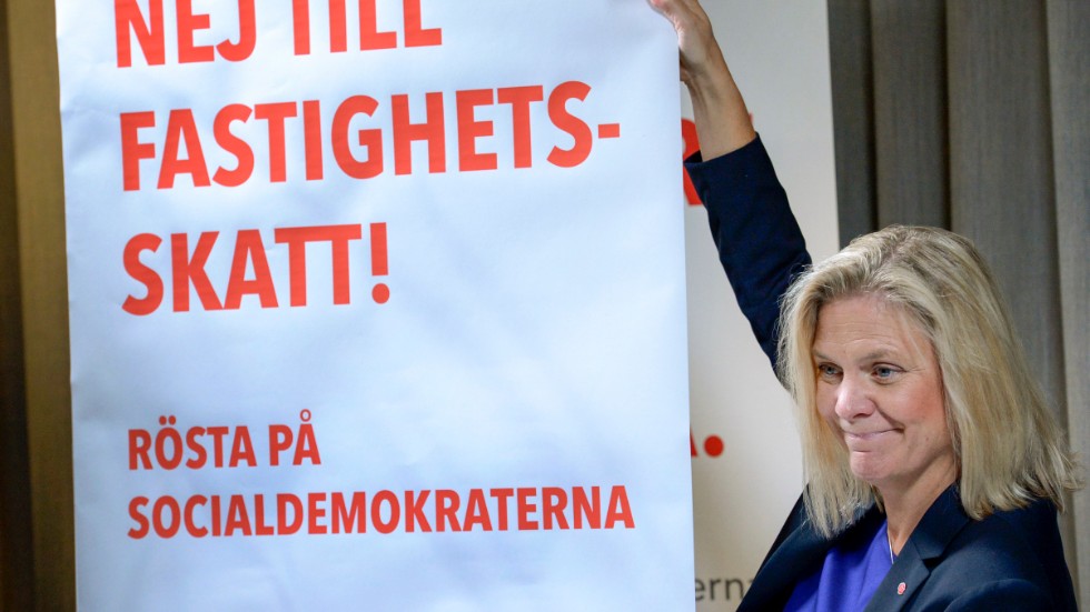 Så här såg det ut 2014. Magdalena Andersson, då Socialdemokraternas ekonomisk-politiska talesperson, presenterar en kampanjnyhet, ett nej till fastighetsskatt. Nu vill en rad tunga socialdemokrater återinföra fastighetsskatten.