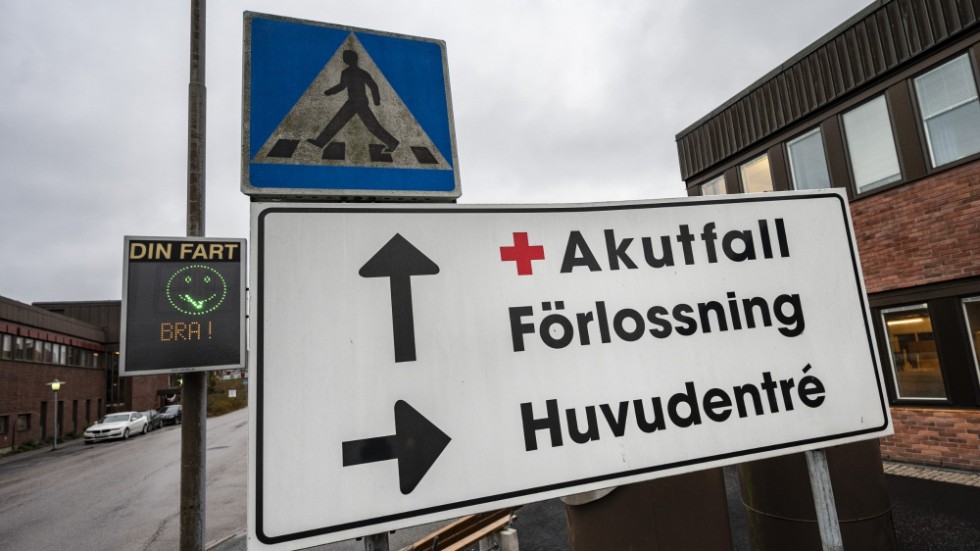 Satsa på akutvården i stället för att skära ned, skriver läkarna Akil Awad och Tobias Alfvén. Arkivbild.