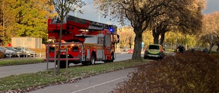 Spisbrand vållade utryckning i Nyköping – två till sjukhus för kontroll