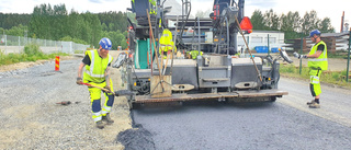 Här lägger Skanska grön asfalt på Skellefteå Site East: ”Bra då det är ett hållbarhetsprojekt som ska driva utveckling”