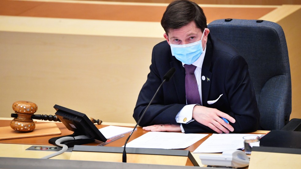 Riksdagens talman Andreas Norlén, pandemiutrustad. Arkivbild.