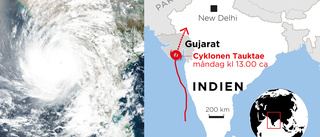 Dödlig cyklon drar in över Indien