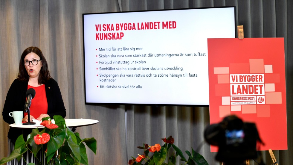 Utbildningsminister Anna Ekström (S) vill få S-kongressen i höst att driva på för att förbjuda vinstuttag i skolan.
