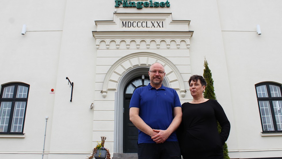 Staffan Bergström och Therese Larsson ångrar inte att de tog över Hotell Fängelset.