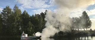 Dramatiska scener när båt brann vid Granudden: "Det brann för fullt med meterhöga lågor"