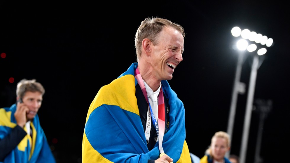 Peder Fredricson med guldmedaljen om halsen.