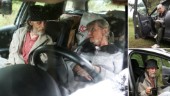 Pensionärerna Lars-Åke och Inger tvingas bo i bilen