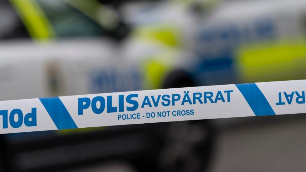 En man har hittats skottskadad i Alby, söder om Stockholm. Arkivbild