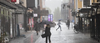 Meteorologen: Survädret väntas fortsätta under helgen • Här var regnet som värst