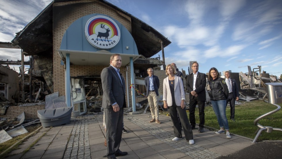 31 augusti besökte statsminister Stefan Löfven brandhärjade Polarbröd i Älvsbyn.