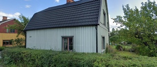 Nya ägare till villa från 1917 i Valla - prislappen: 1 395 000 kronor