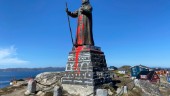 Symboltyngd staty får stå kvar i Nuuk