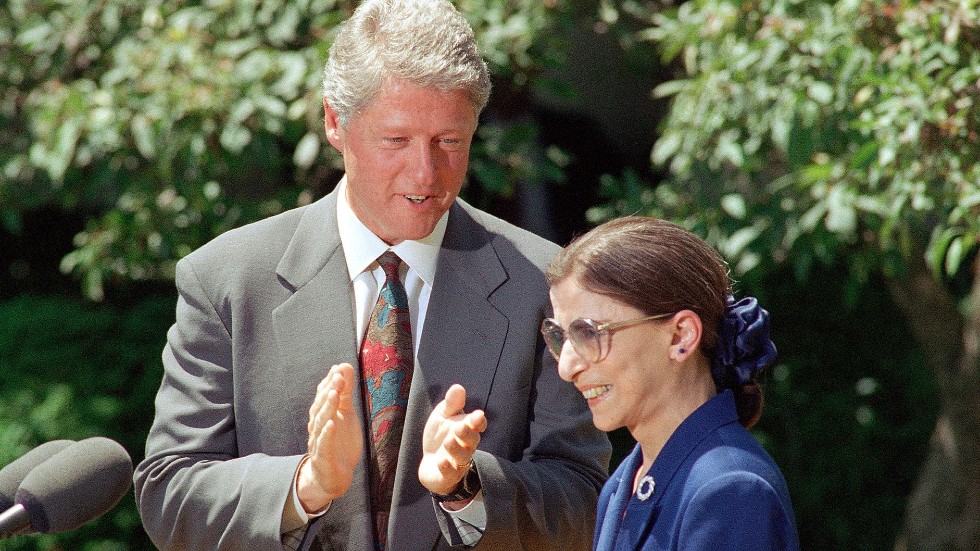 President Bill Clinton och Ruth Bader Ginsburg när domaren 1993 nominerades till Högsta domstolen.