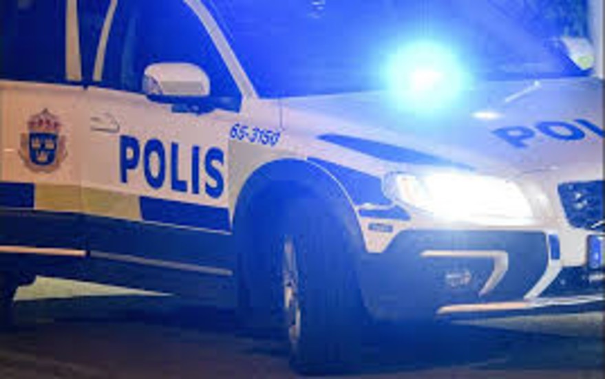 På fredagen hävde åklagaren anhållan av de fyra personer som misstänks för grova våldsbrott i Vimmerby kommun. "Förundersökningen fortsätter så får vi se vad den ger", säger Magnus Argus.