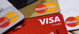 Kvinna anklagas för shoppingtur med upphittat bankkort