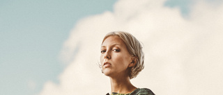 Nya låtar leder vägen mot Julia Adams debutalbum